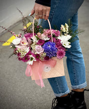 Load image into Gallery viewer, The Petal Purse